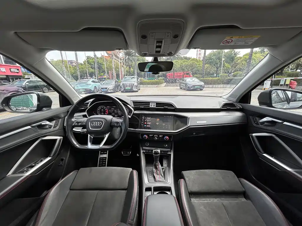 Audi Q3 Sportback — фото 13