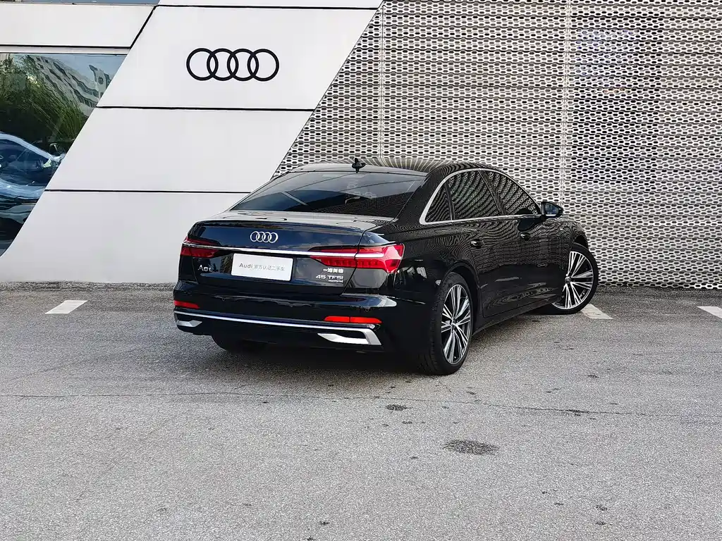 Audi A6L — фото 5