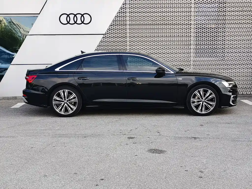 Audi A6L — фото 6