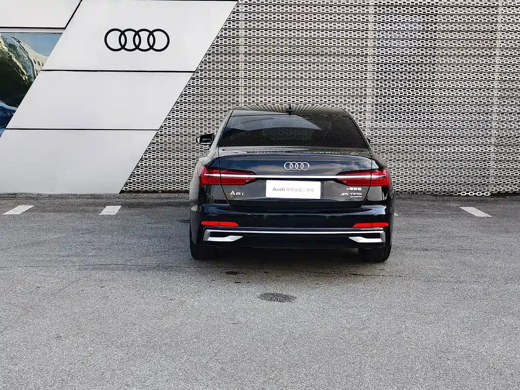 Audi A6L — фото 7
