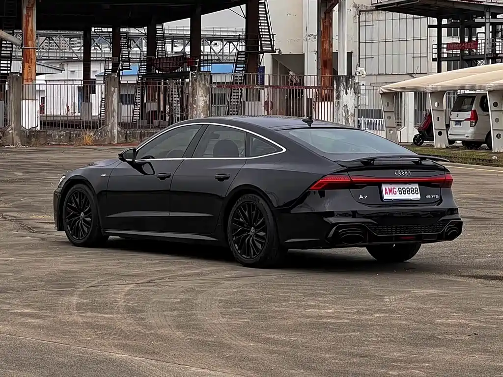Audi A7 — фото 7