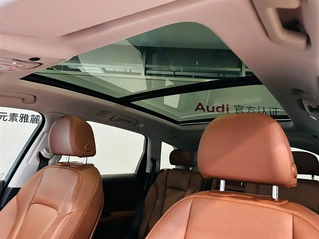 Audi Q7 — фото 11