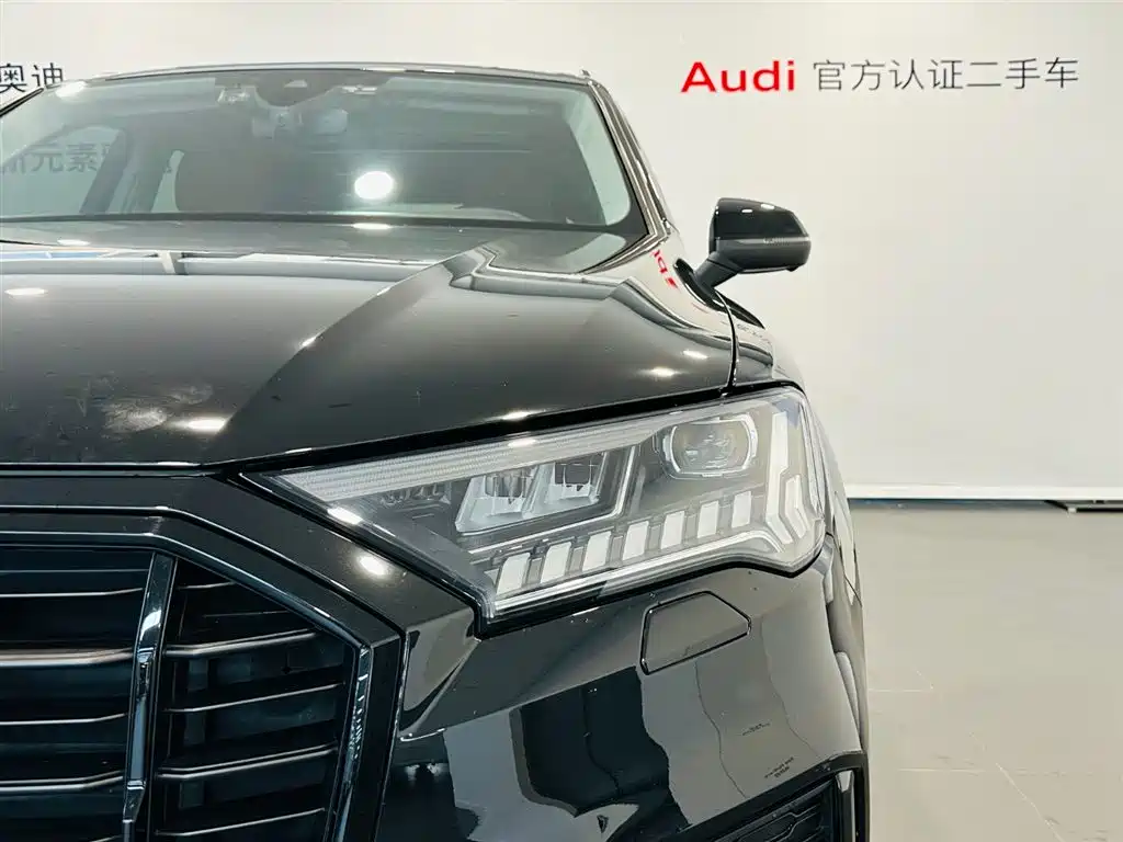 Audi Q7 — фото 15