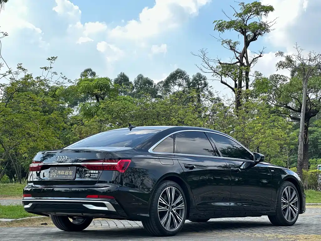 Audi A6L — фото 6