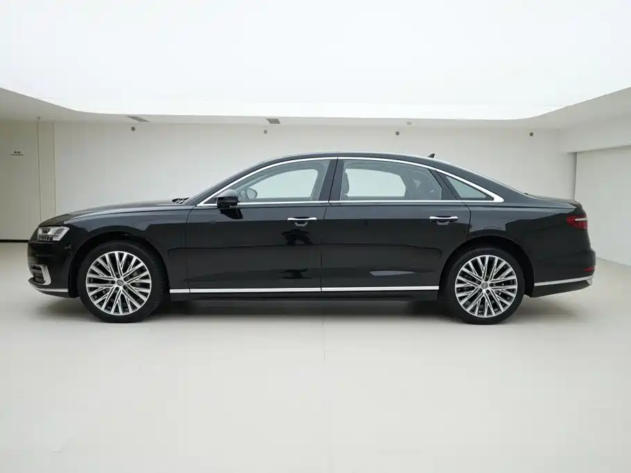 Audi A8 — фото 3