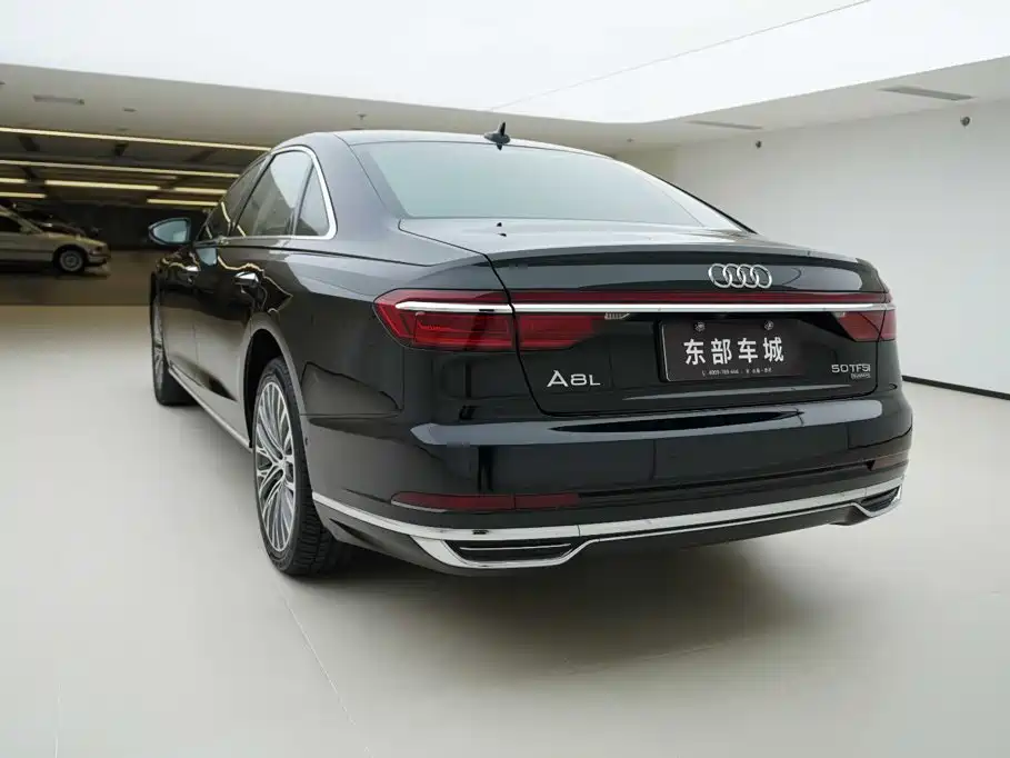 Audi A8 — фото 4