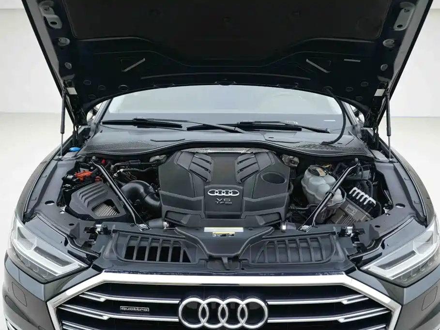 Audi A8 — фото 7