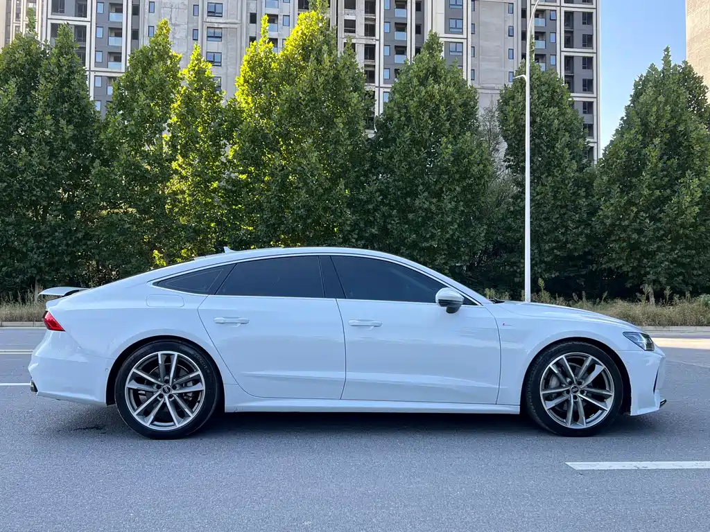 Audi A7 — фото 7
