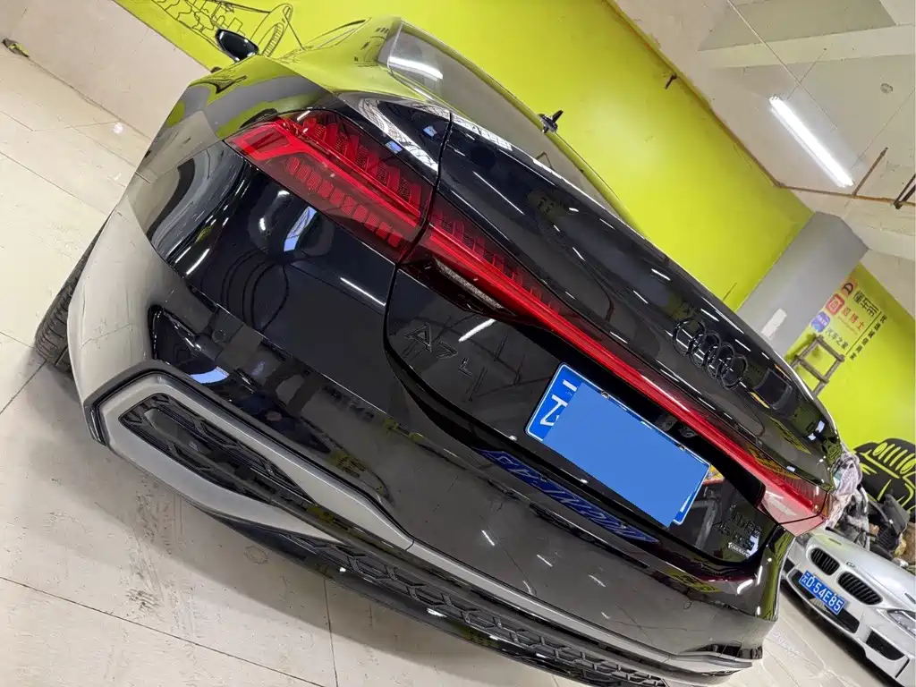 Audi A7L — фото 5