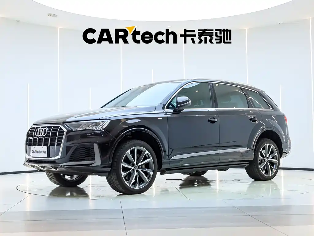Audi Q7 — фото 1