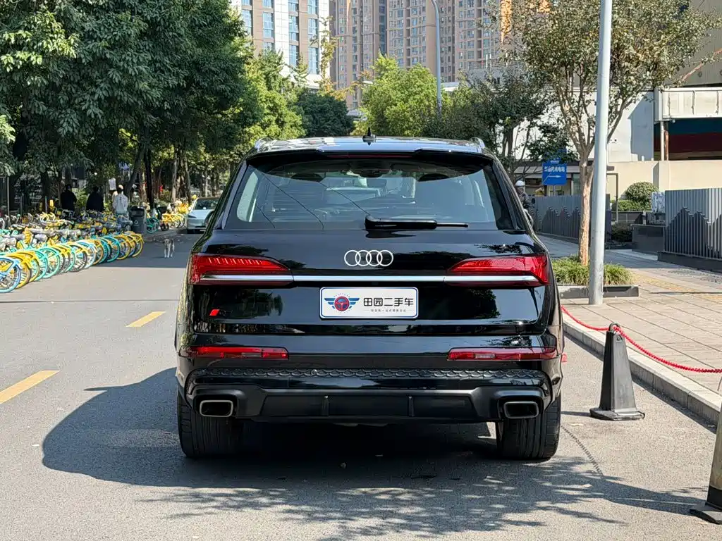 Audi Q7 — фото 5