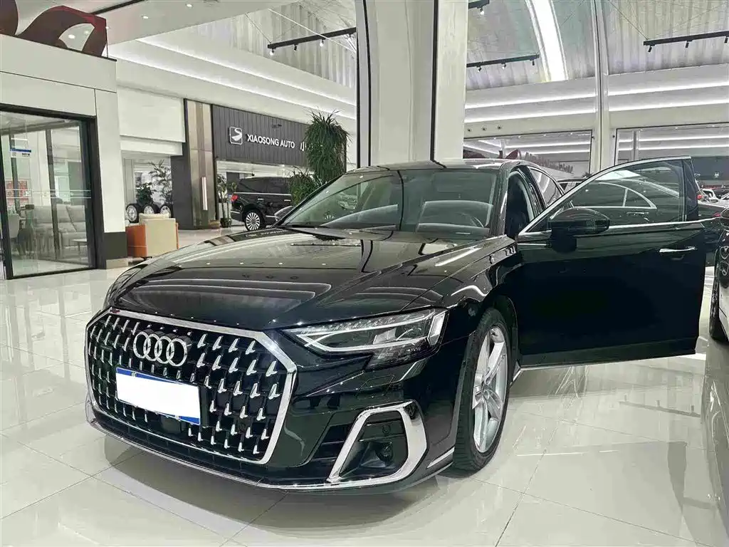 Audi A8 — фото 5