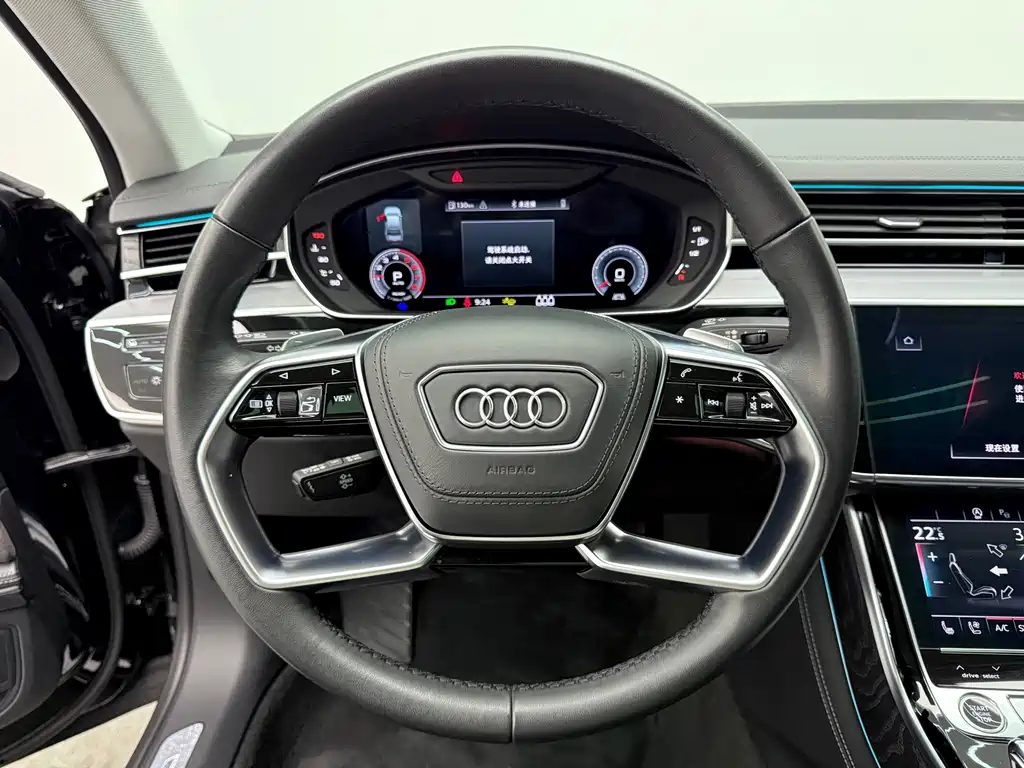 Audi A8 — фото 11