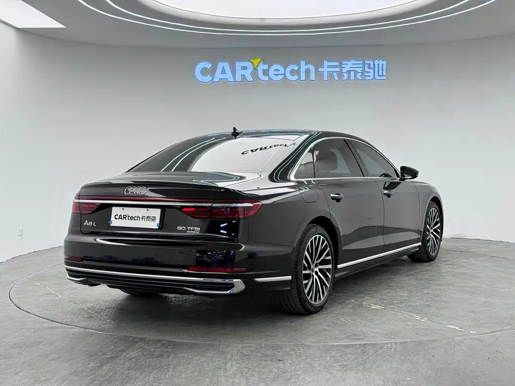 Audi A8 — фото 6