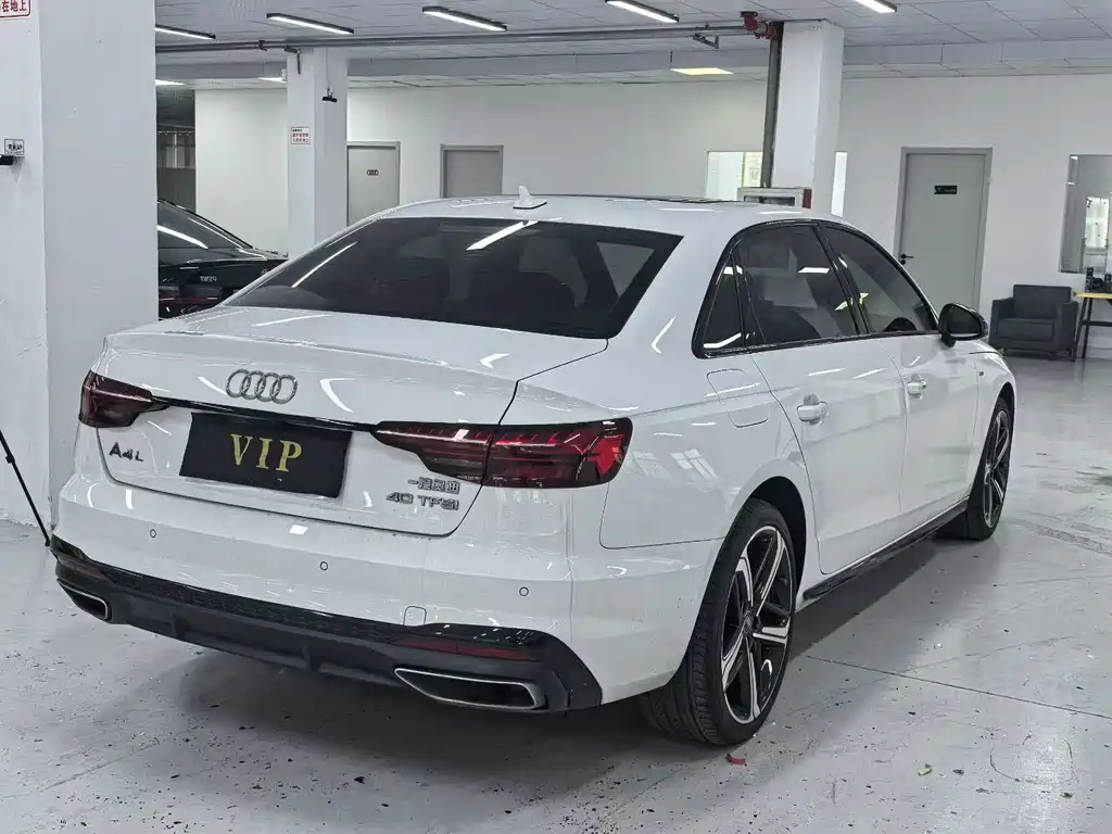 Audi A4L — фото 6