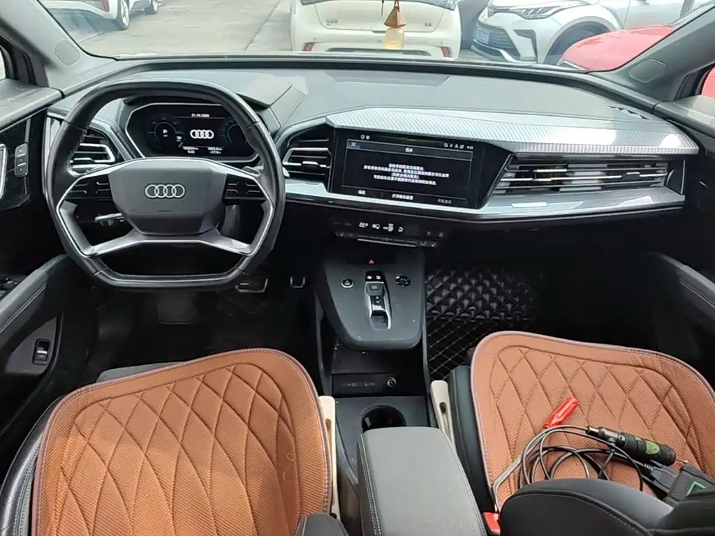 Audi Q4 e-tron — фото 9