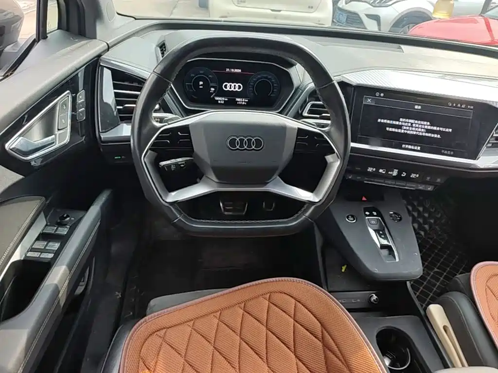 Audi Q4 e-tron — фото 10