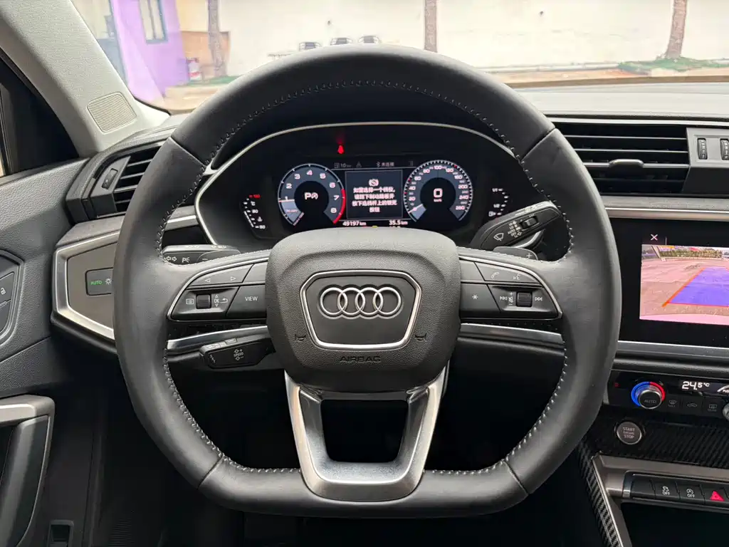 Audi Q3 — фото 13