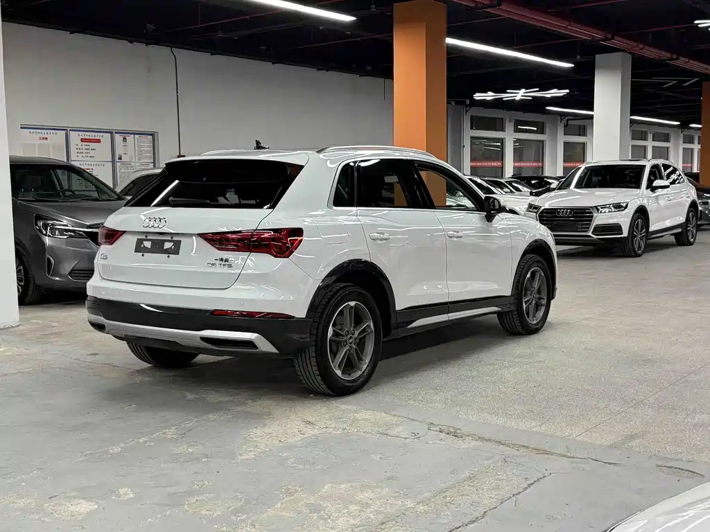 Audi Q3 — фото 15