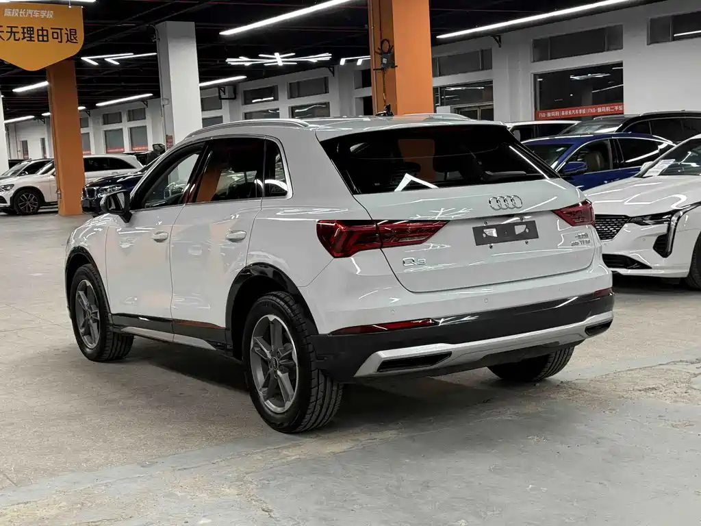 Audi Q3 — фото 10