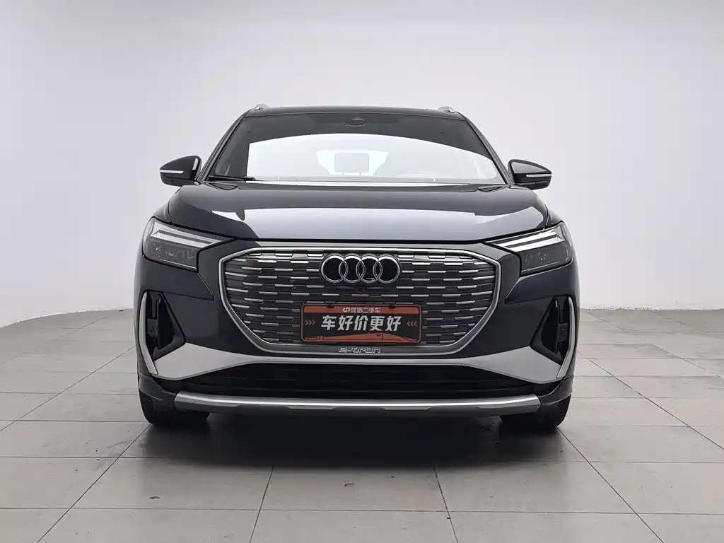 Audi Q4 e-tron — фото 3