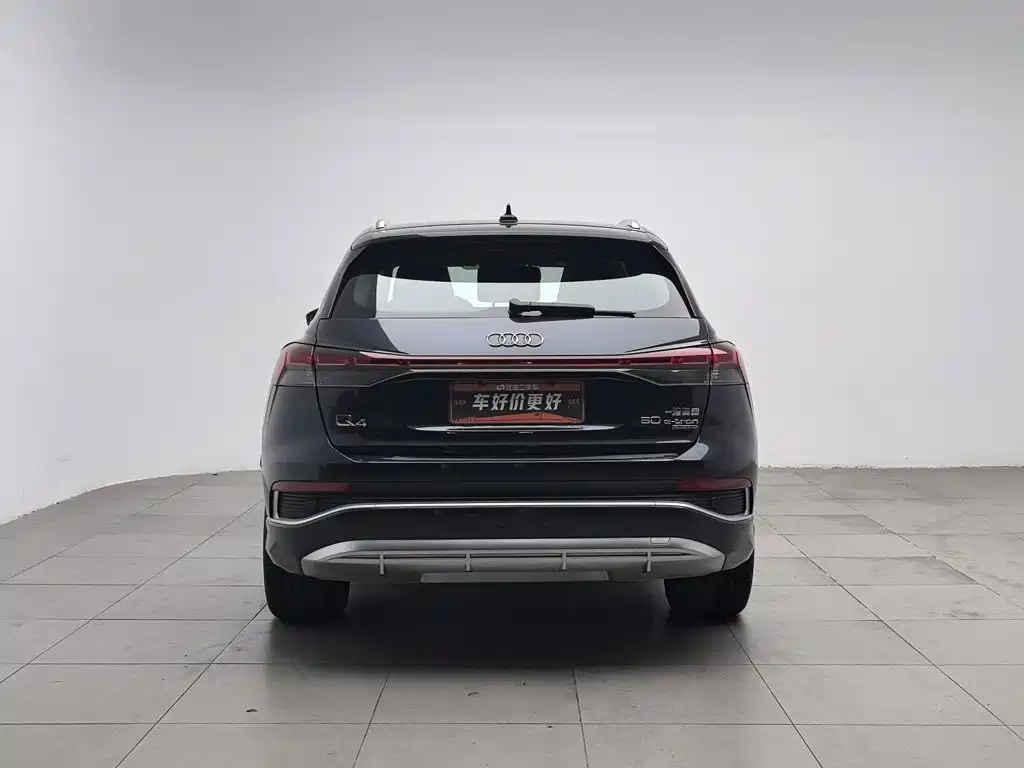 Audi Q4 e-tron — фото 4