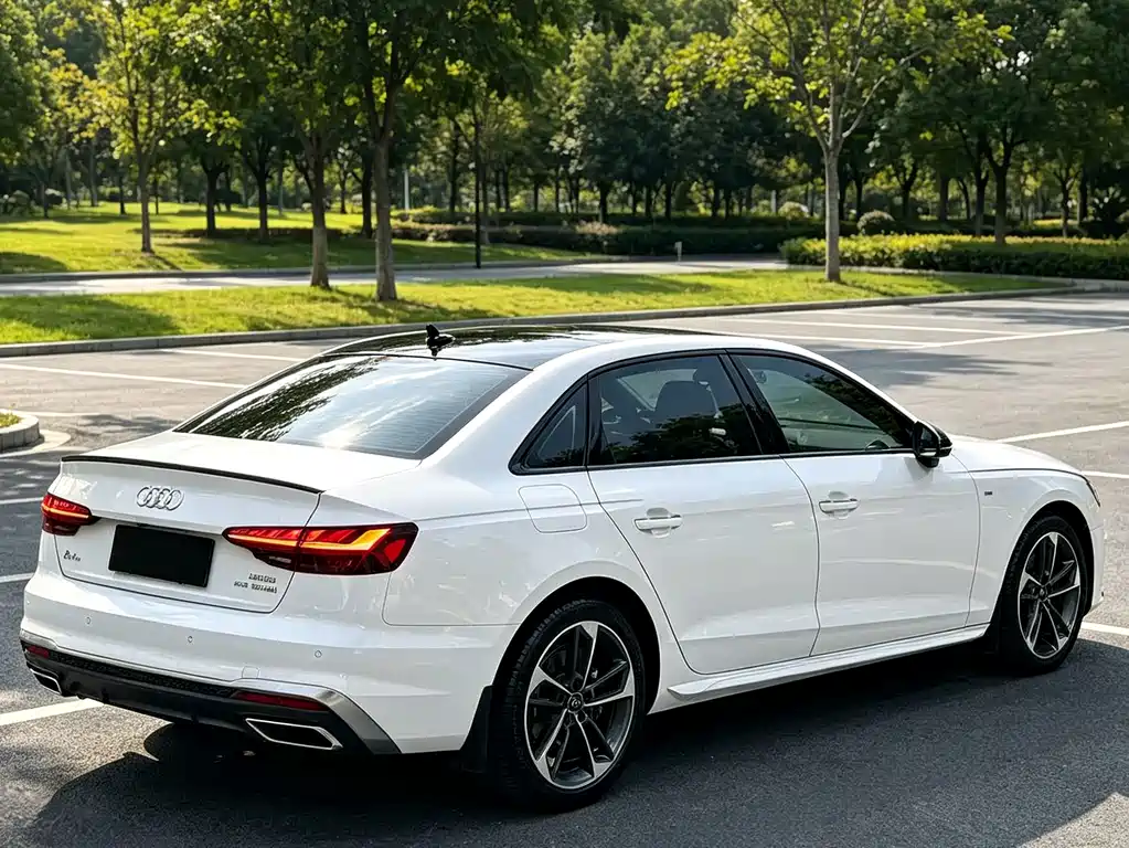Audi A4L — фото 6