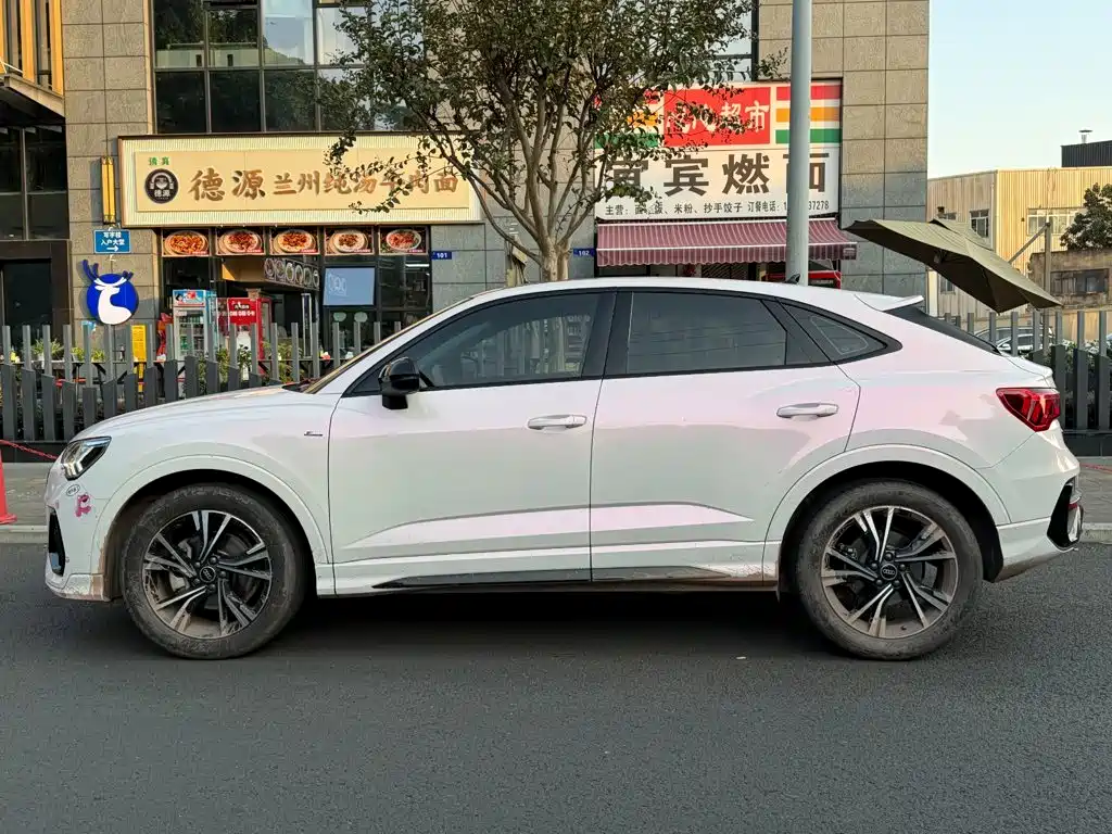 Audi Q3 Sportback — фото 3