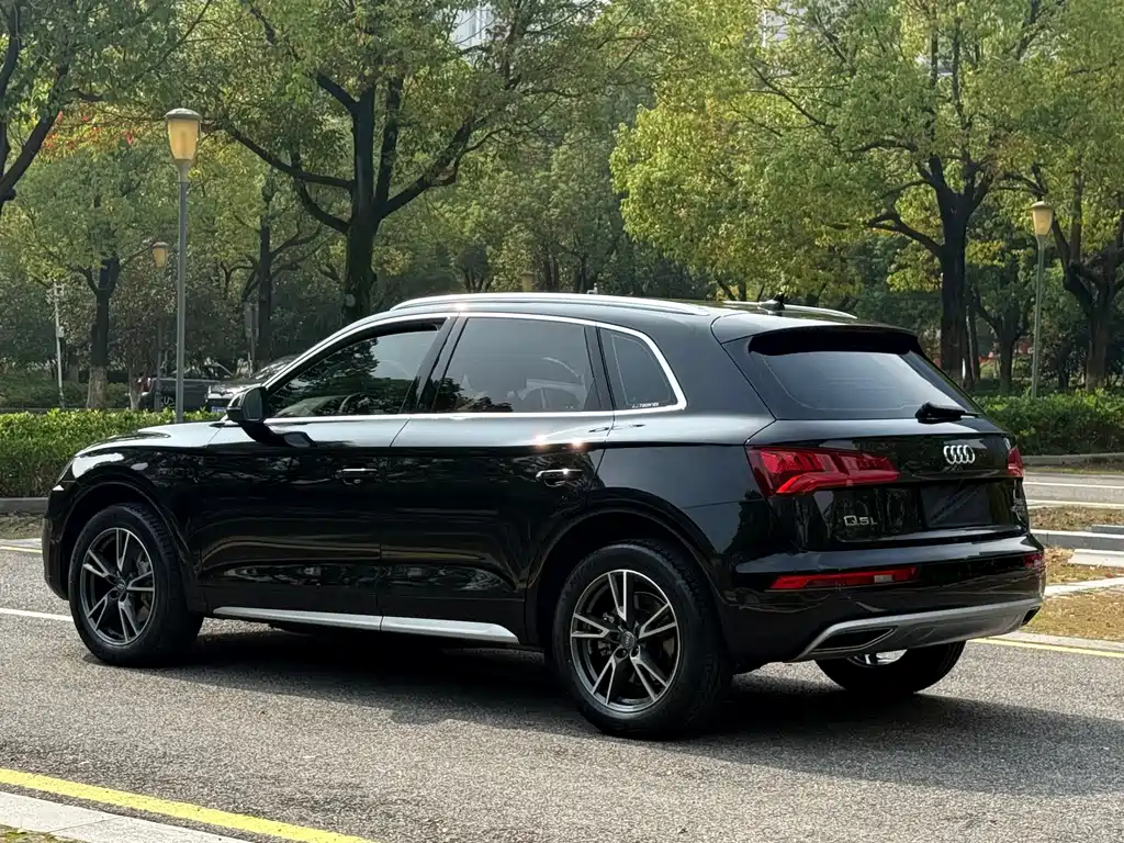 Audi Q5L — фото 4