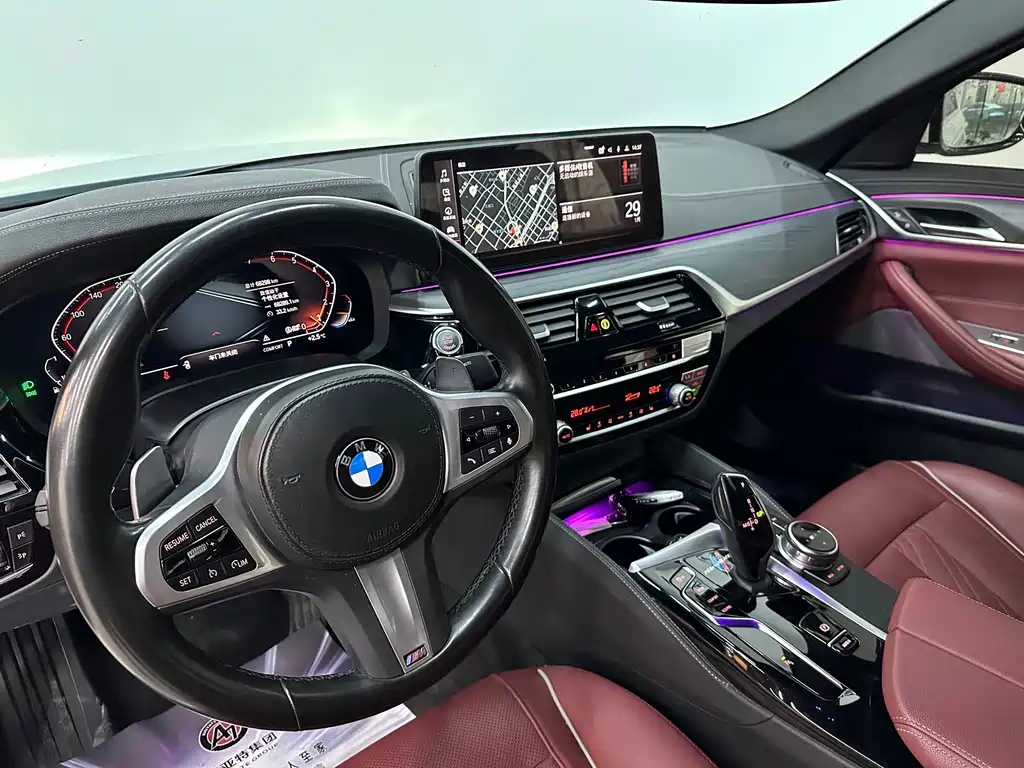 BMW 5 Series — фото 14