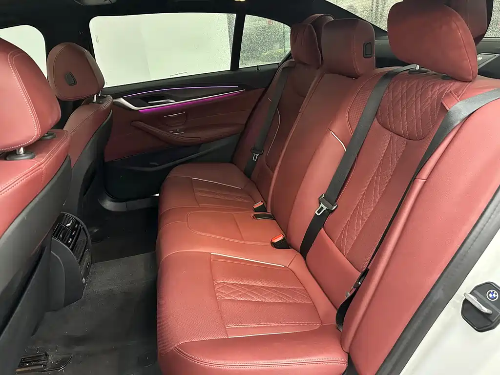 BMW 5 Series — фото 17