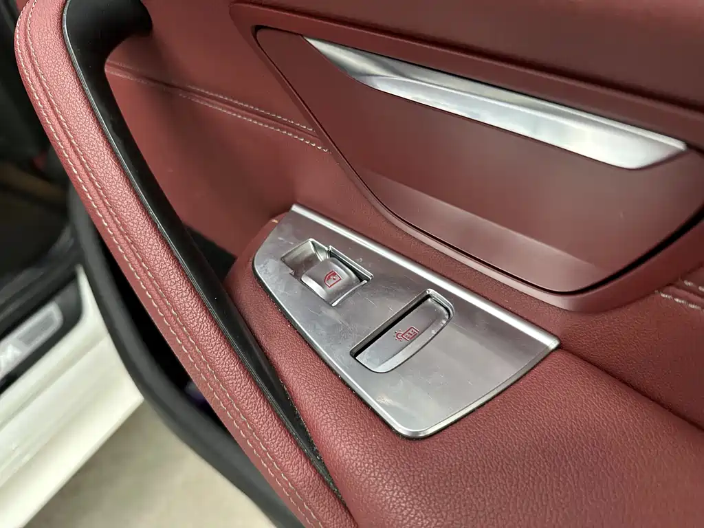 BMW 5 Series — фото 18