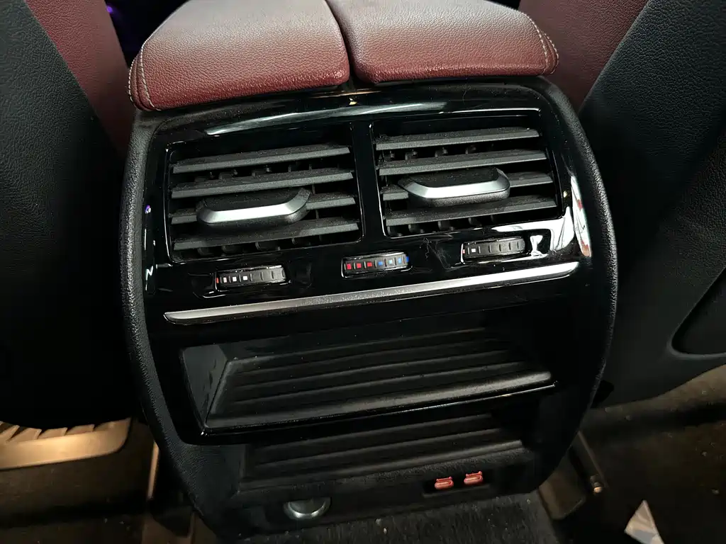 BMW 5 Series — фото 19