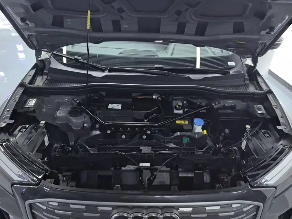 Audi Q4 e-tron — фото 19