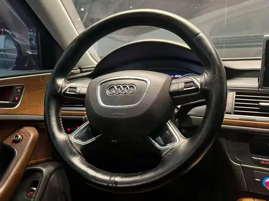 Audi A6L — фото 8