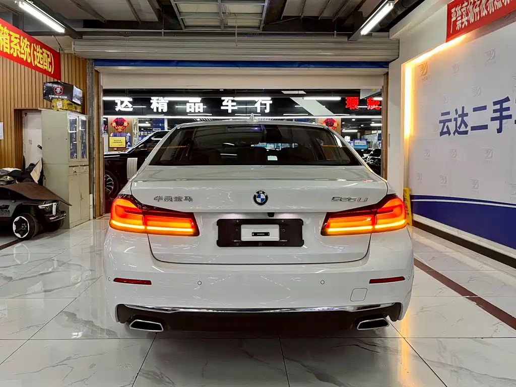 BMW 5 Series — фото 4