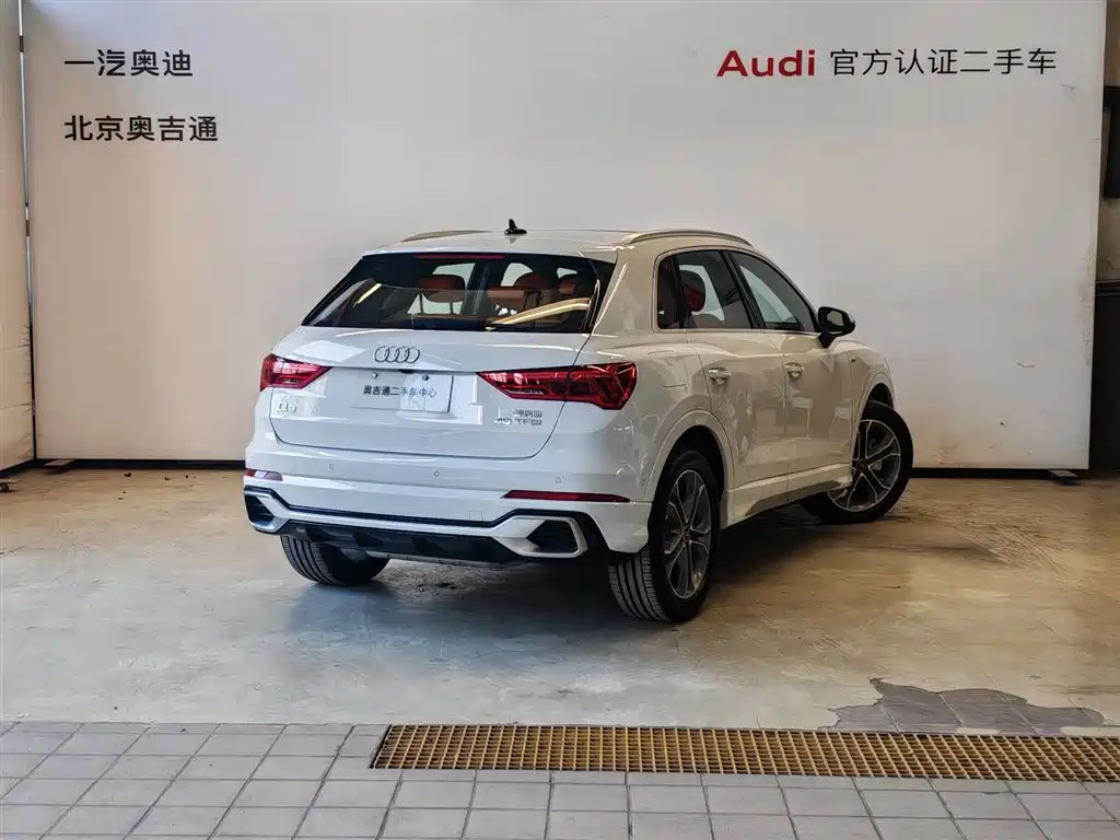 Audi Q3 — фото 6