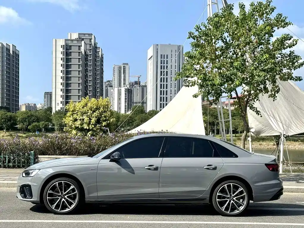 Audi A4L — фото 8