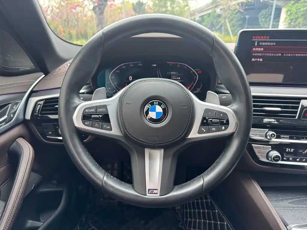 BMW 5 Series — фото 11