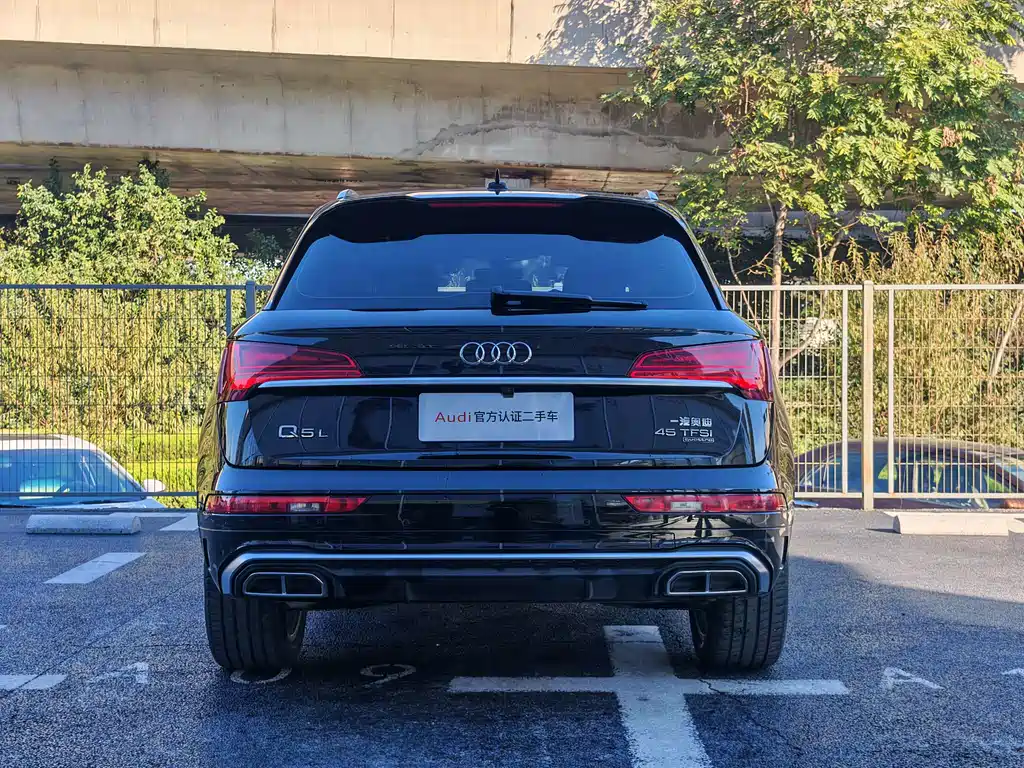 Audi Q5L — фото 5