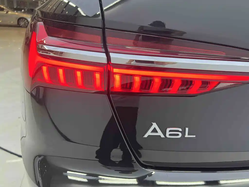 Audi A6L — фото 14