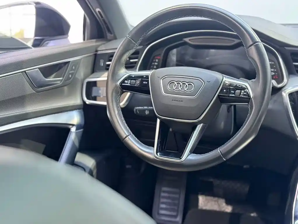 Audi A6L — фото 13
