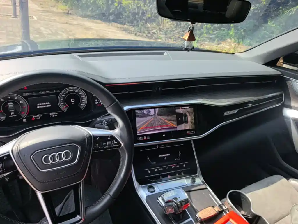 Audi A6L — фото 9