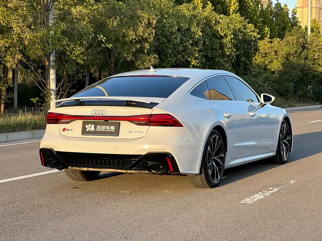 Audi A7 — фото 14