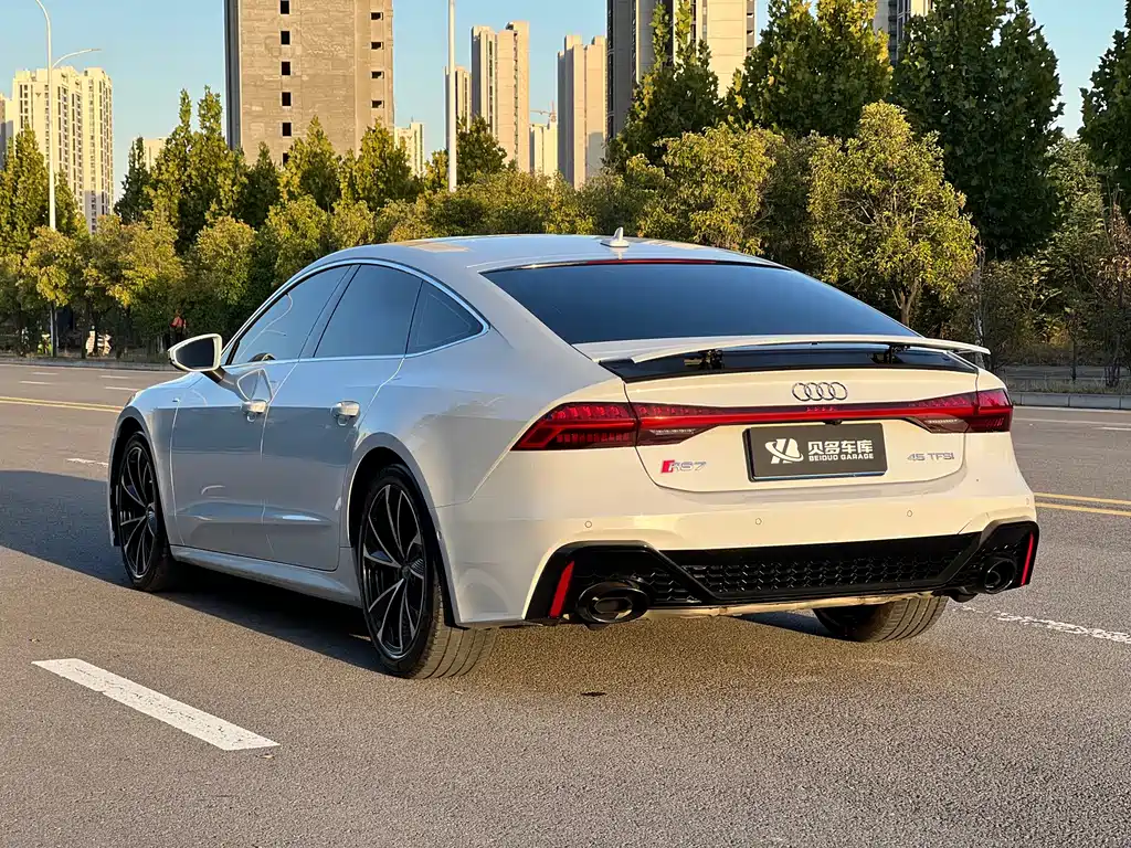 Audi A7 — фото 16