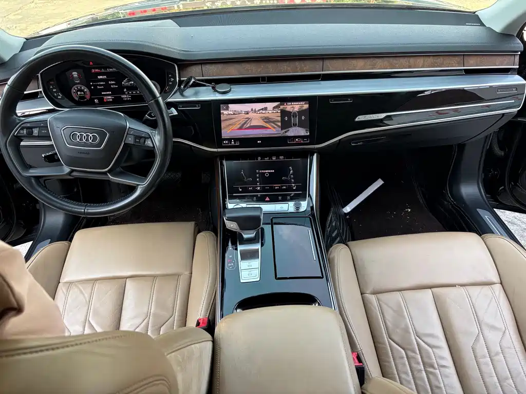 Audi A8 — фото 5