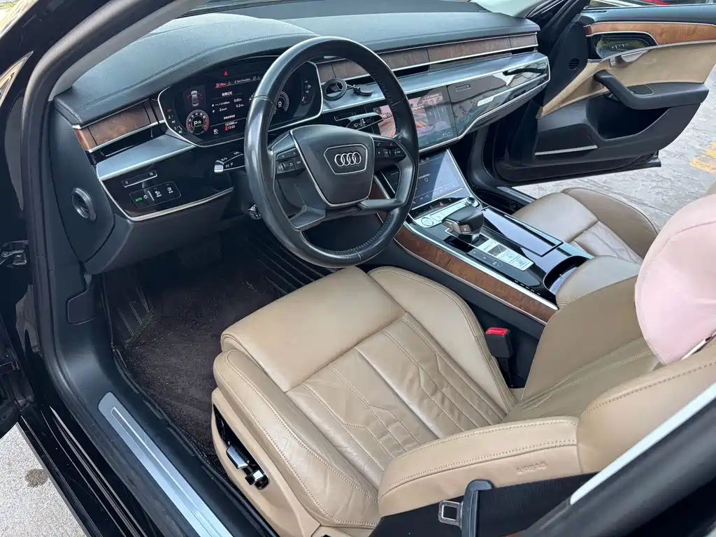Audi A8 — фото 8