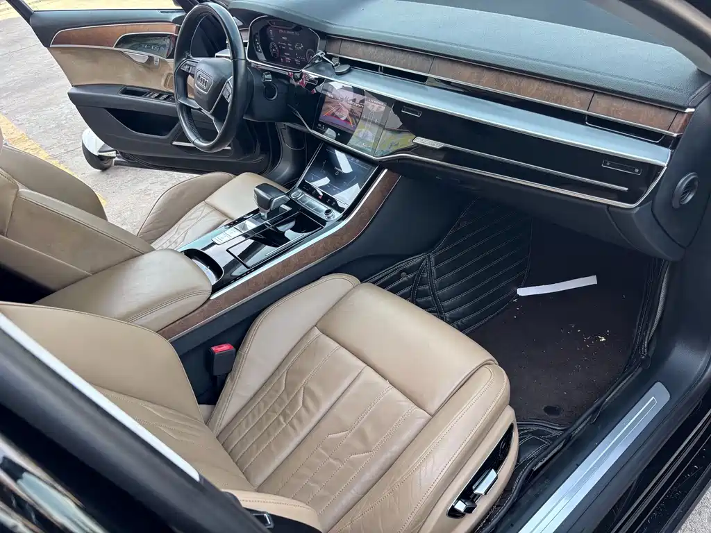 Audi A8 — фото 9