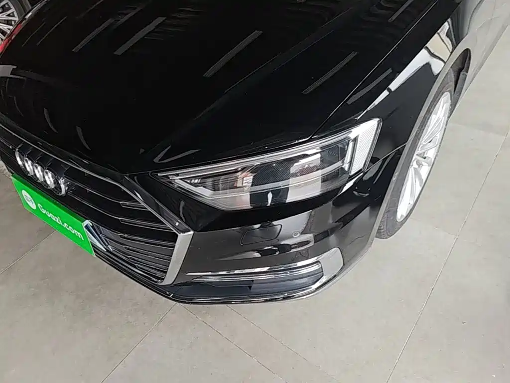 Audi A8 — фото 23