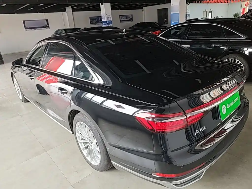 Audi A8 — фото 4